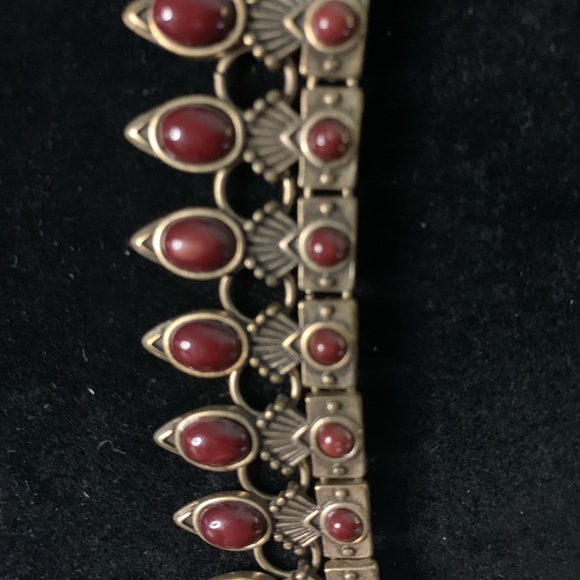 Vintage Necklace and Earrings with brass colored chains and burgundy stones - Picture 3 of 7